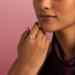 Picture of 925 Silver Elegant Sparkling Crown Ring